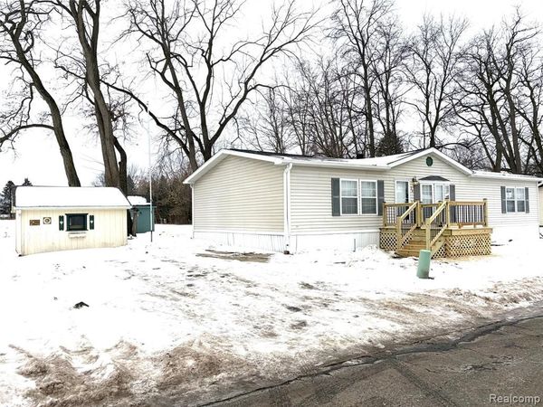 20 S Hill Drive, Linden, MI 48451