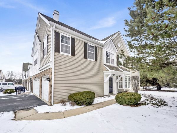 51 Arboretum Drive, Lombard, IL 60148