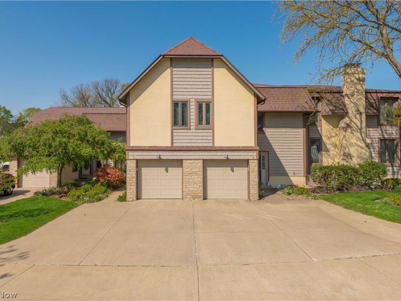 4607 Compass Rose, Unit 13, Vermilion, OH 44089 Photo 1