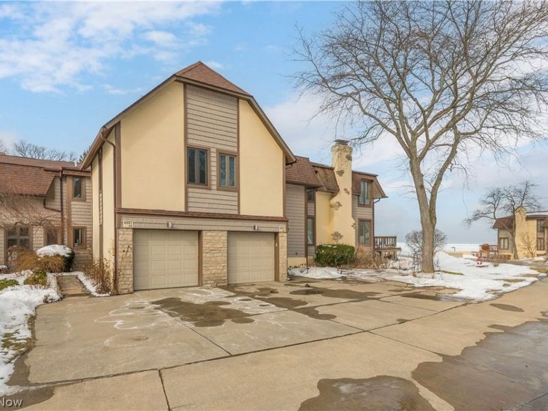 4607 Compass Rose, Unit 13, Vermilion, OH 44089 Photo 2