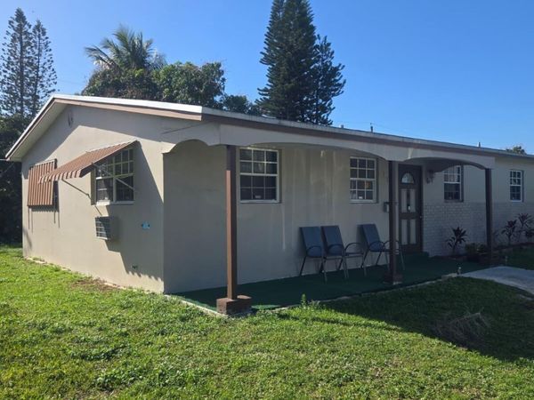 709 SW 4th Street, Hallandale Beach, FL 33009