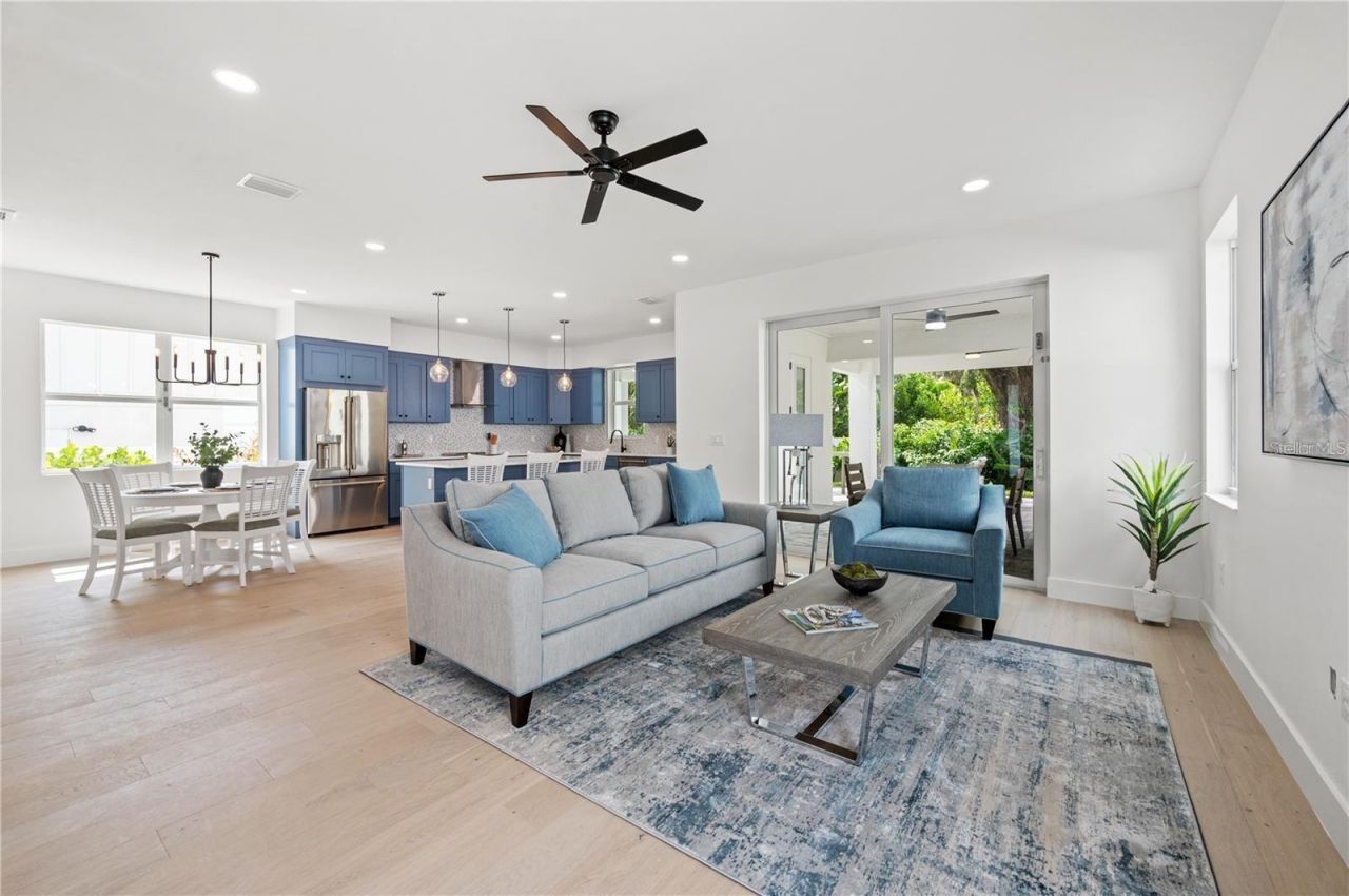 1647 Siesta Drive, Sarasota, FL 34239 Photo