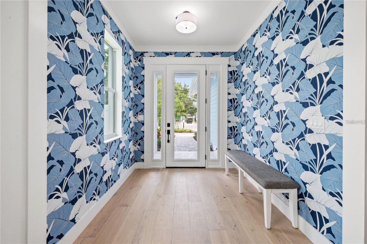 1647 Siesta Drive, Sarasota, FL 34239 Photo