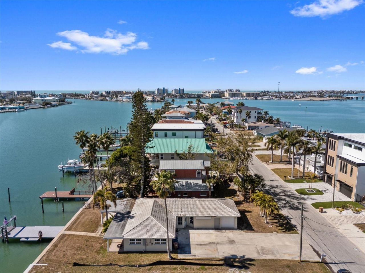 837 Bay Point Drive, Madeira Beach, FL 33708 Photo