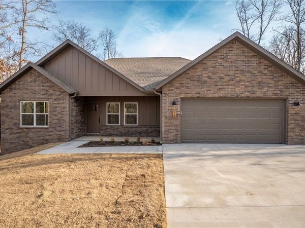 14 Nairn Lane, Bella Vista, AR 72715