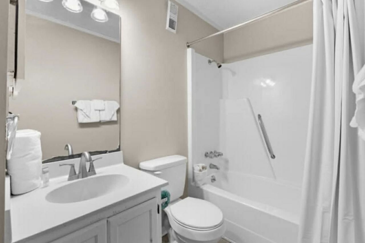 5905 S Kings Hwy. Photo 17