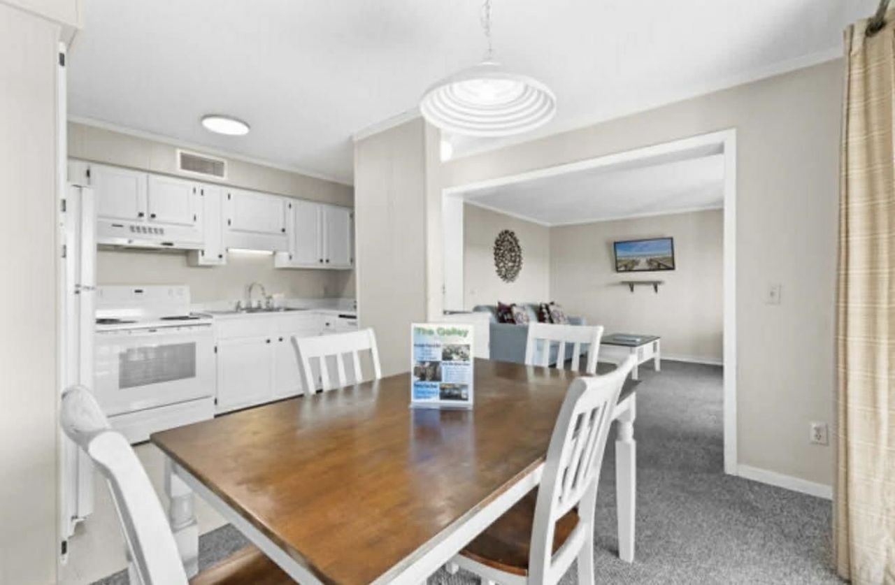 5905 S Kings Hwy. Photo 8