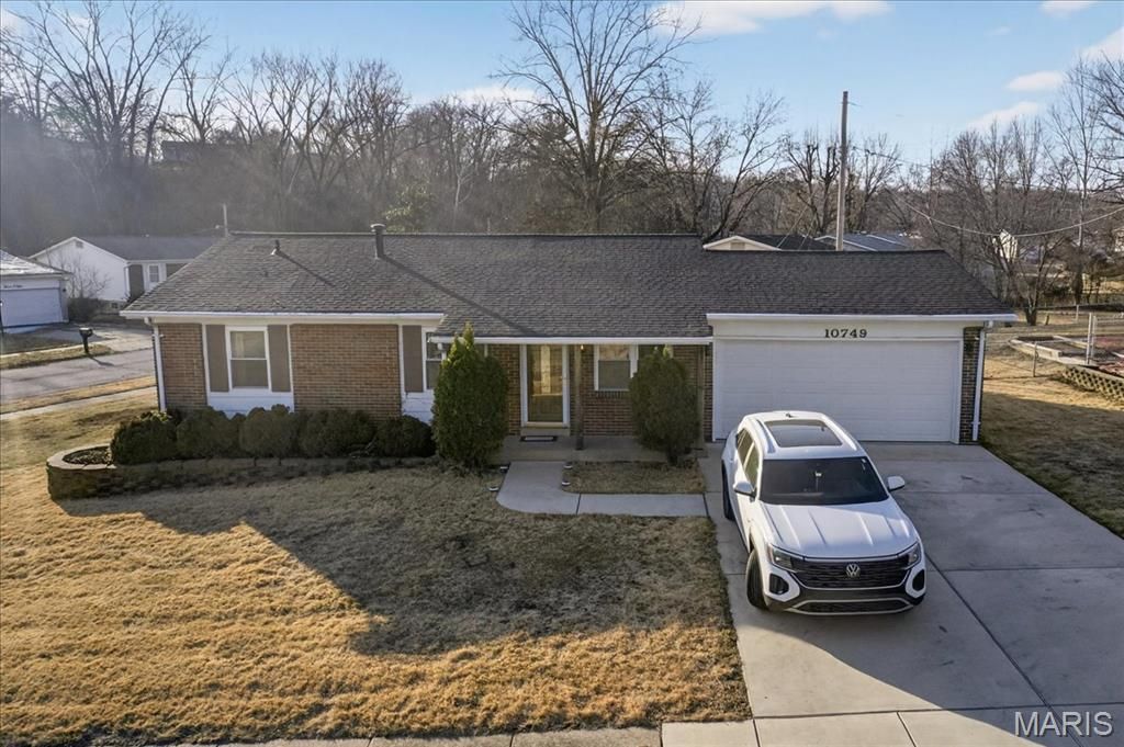 10749 Runningbrook Drive, Bellefontaine Neighbors, MO 63137 Main Photo