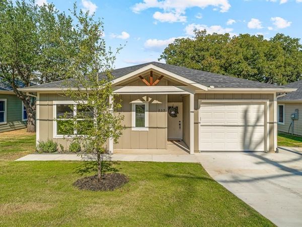 809 Branding Iron Trail, Granbury, TX 76049