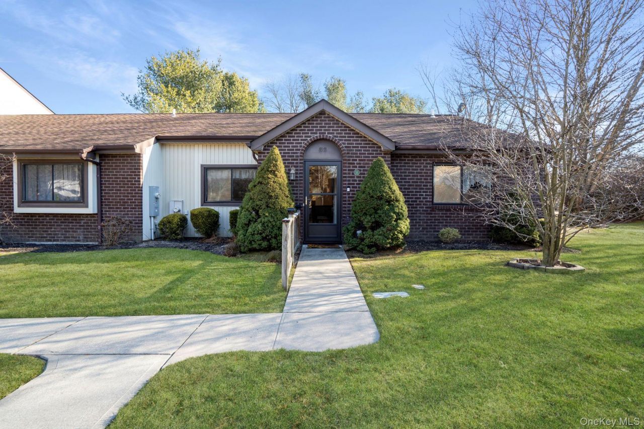 36 Blue Point Road E, Holtsville, NY 11742 Main Photo