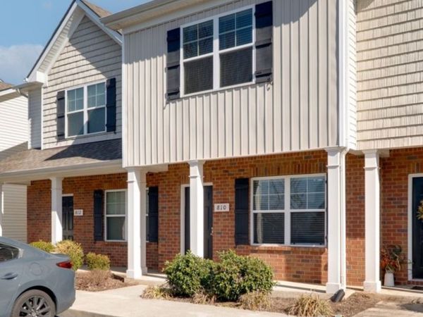 810 Staten Dr, Murfreesboro, TN 37128