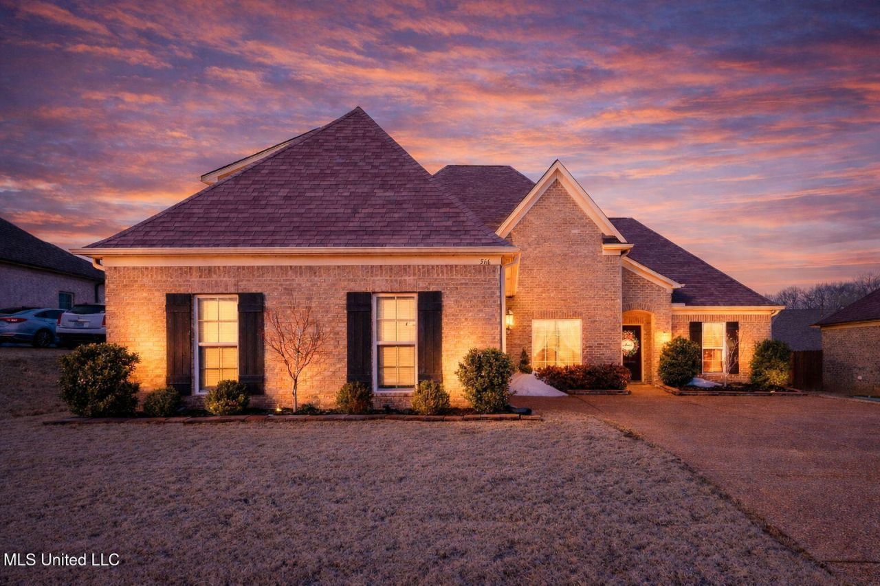 566 Benton Drive, Nesbit, MS 38651 Main Photo