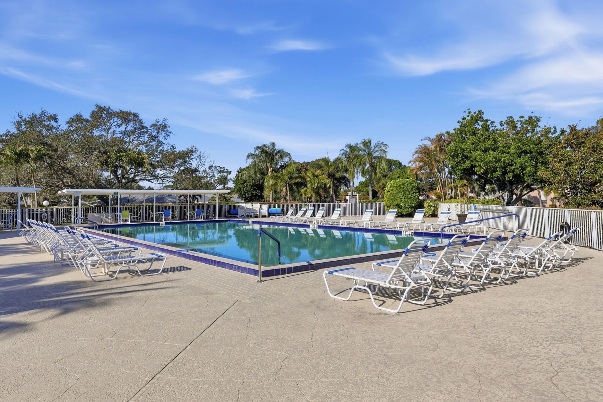 18081 SE Country Club Drive, Unit 6-60, Jupiter, FL 33469 Photo