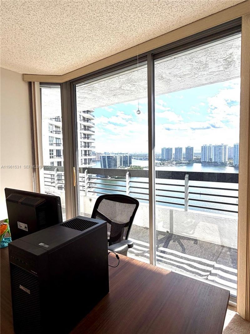 3530 Mystic Pointe Dr , Unit 2605, Aventura, FL 33180 Photo