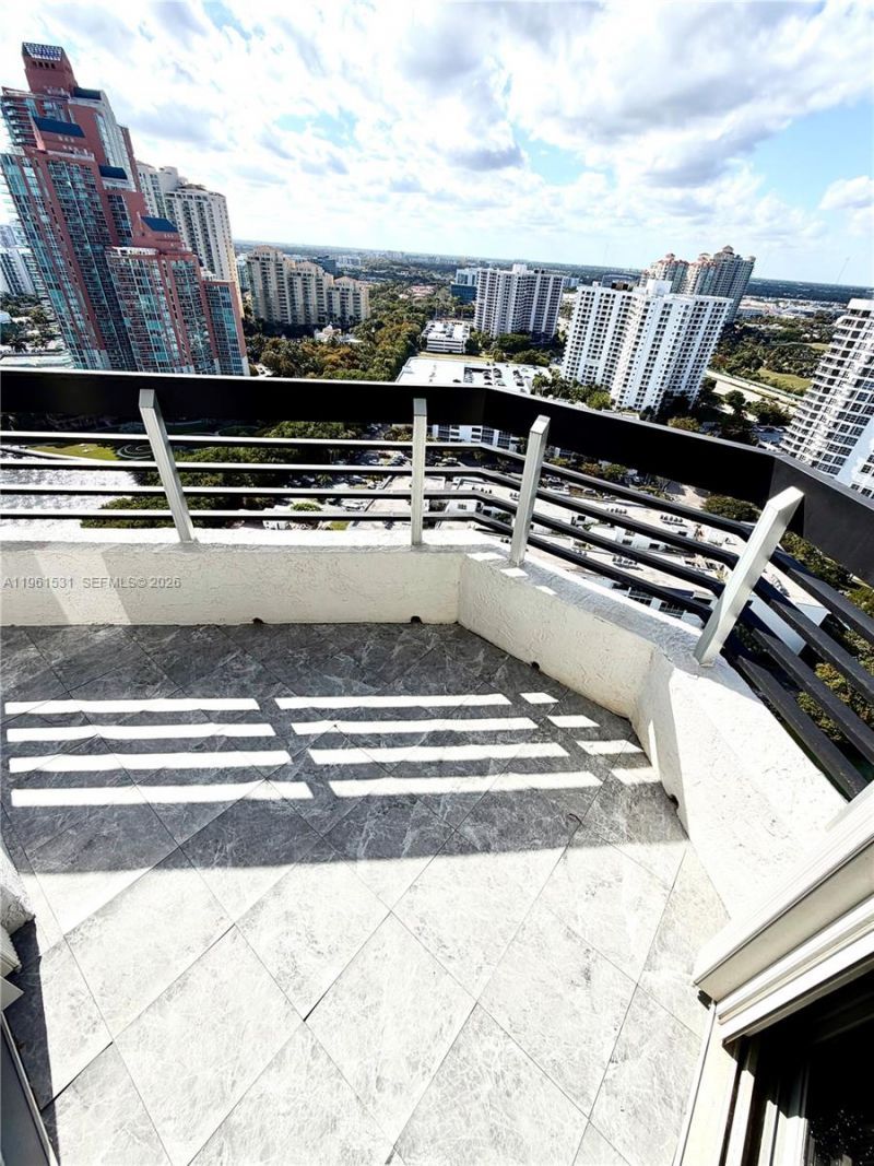 3530 Mystic Pointe Dr , Unit 2605, Aventura, FL 33180 Photo