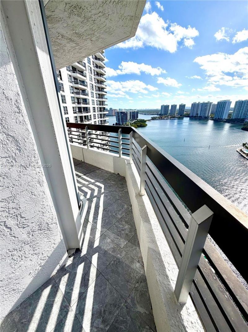 3530 Mystic Pointe Dr , Unit 2605, Aventura, FL 33180 Photo