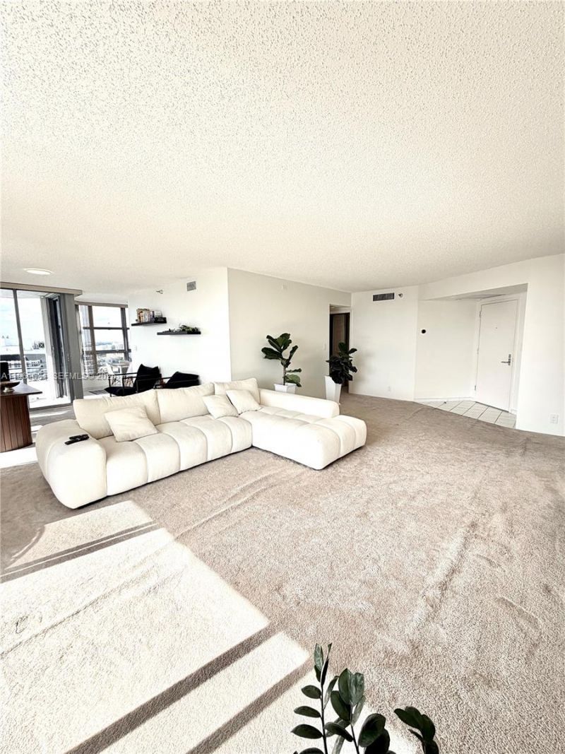 3530 Mystic Pointe Dr , Unit 2605, Aventura, FL 33180 Photo