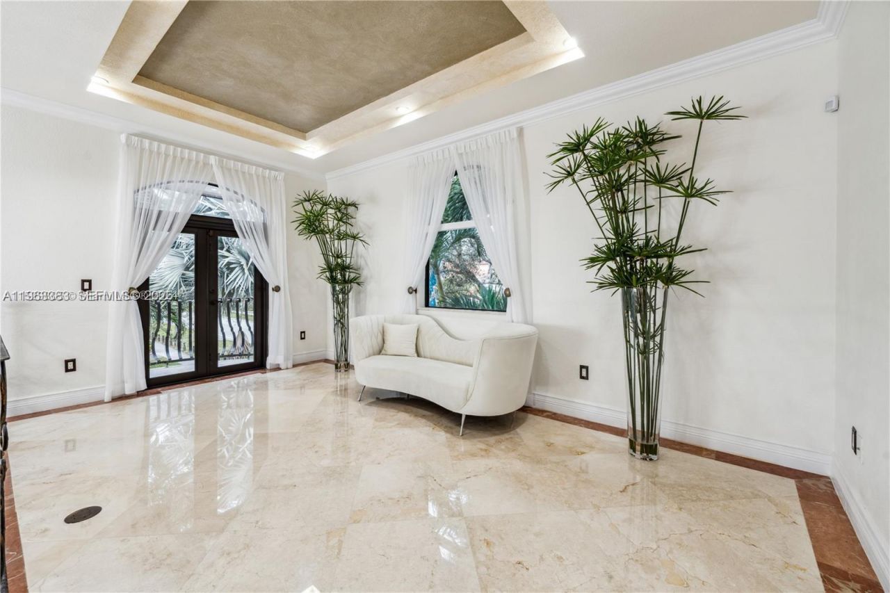 8200 NW 163rd St , Miami Lakes, FL 33016 Photo