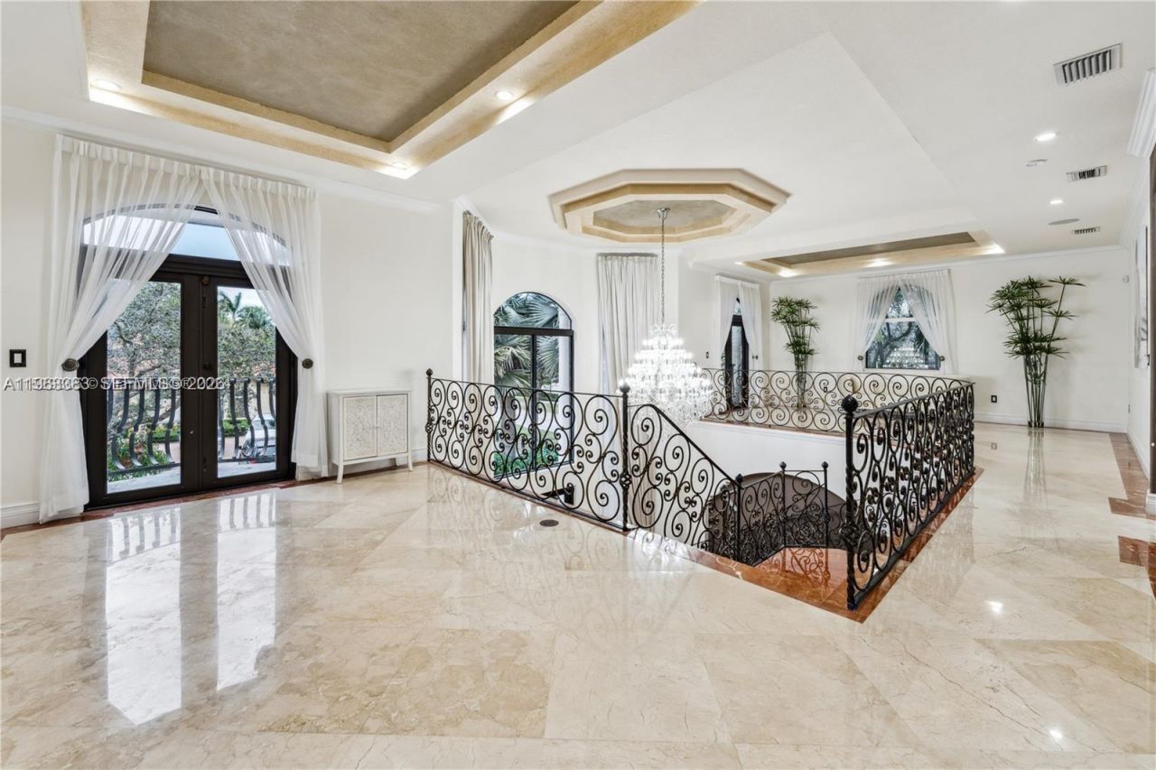 8200 NW 163rd St , Miami Lakes, FL 33016 Photo