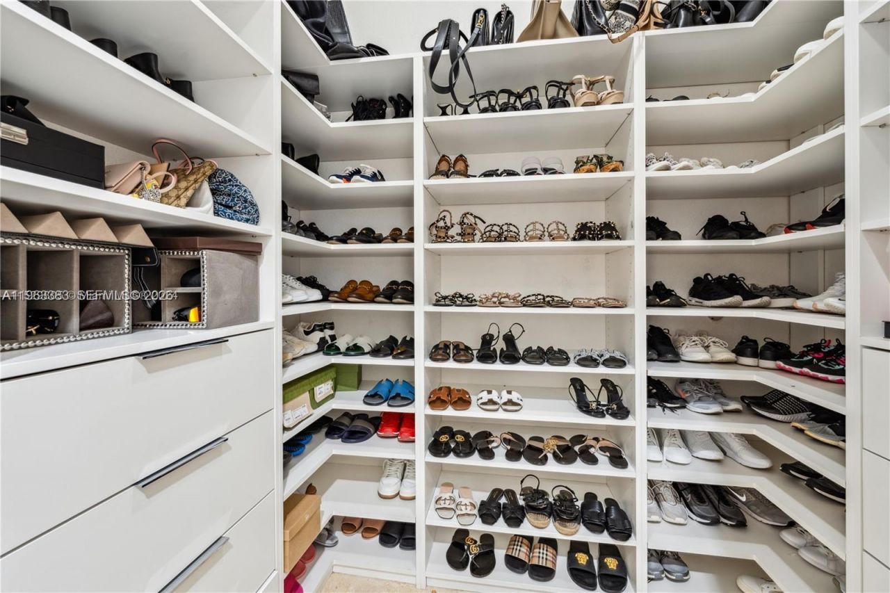 8200 NW 163rd St , Miami Lakes, FL 33016 Photo