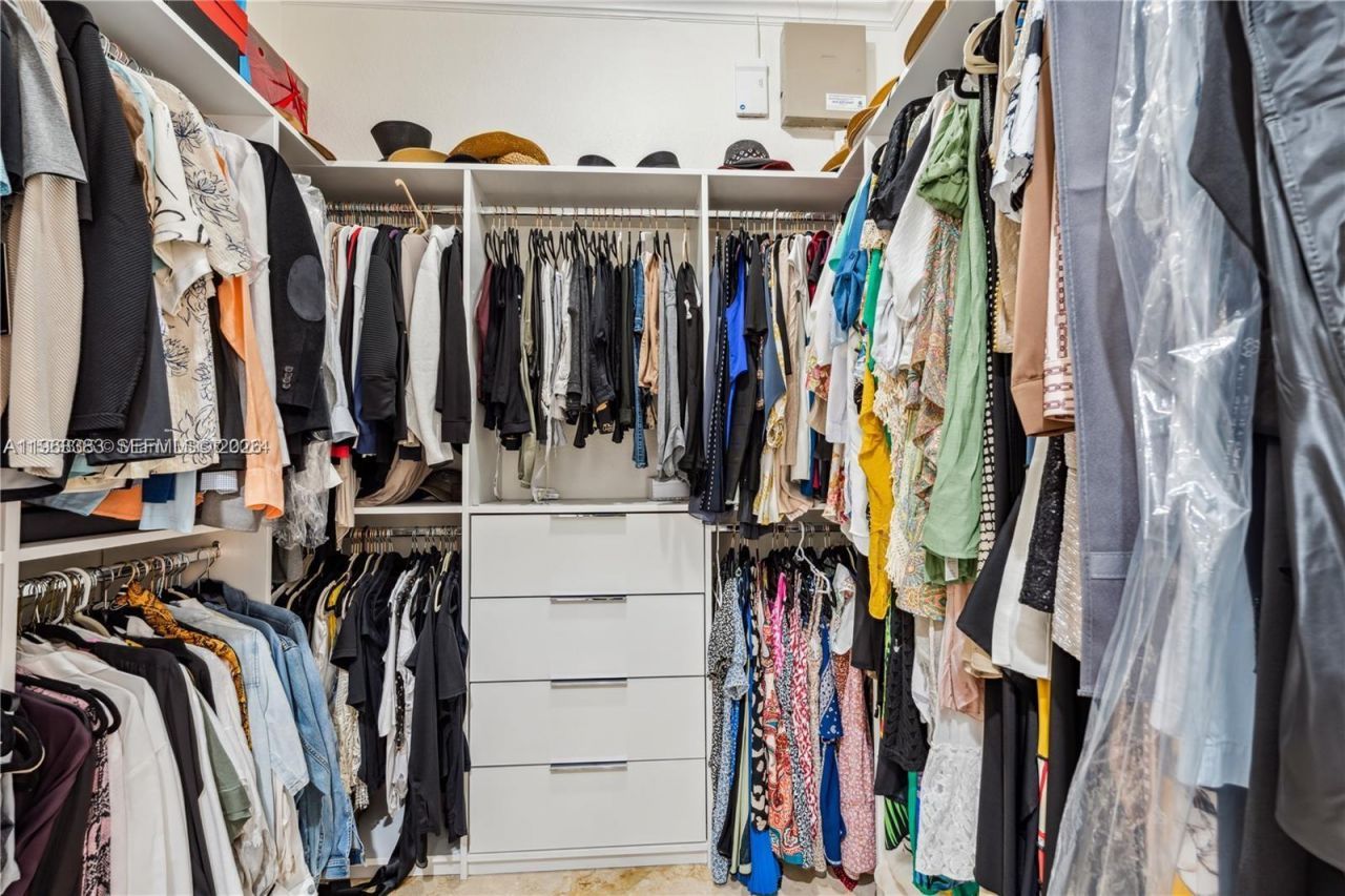 8200 NW 163rd St , Miami Lakes, FL 33016 Photo