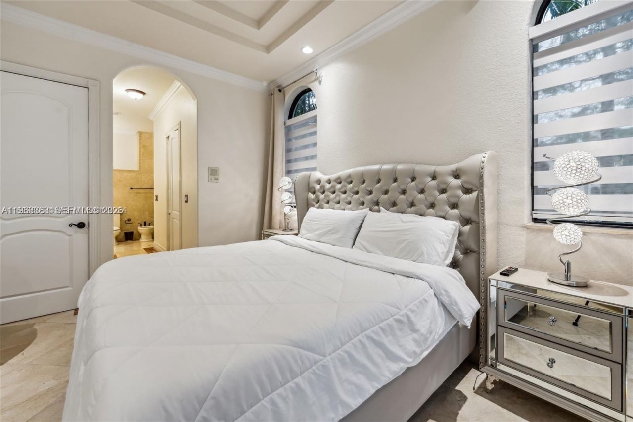 8200 NW 163rd St , Miami Lakes, FL 33016 Photo