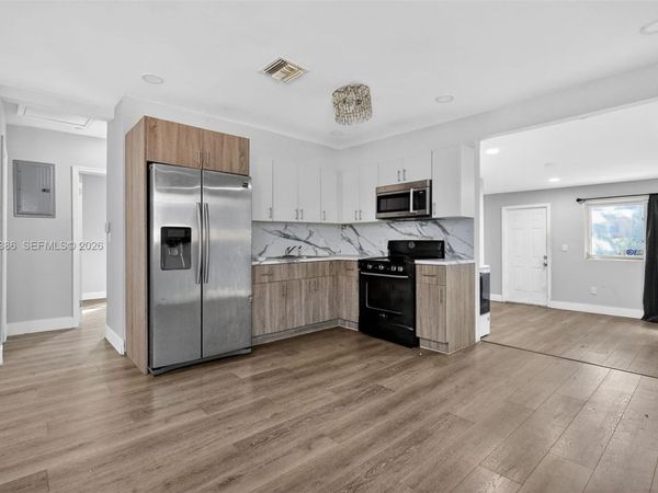 1880 NW 69th St, Miami, FL 33147