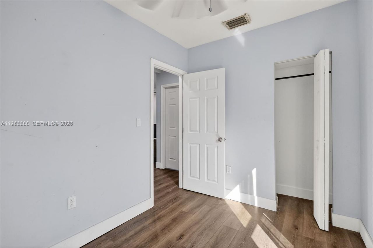 1880 NW 69th St, Miami, FL 33147 Photo