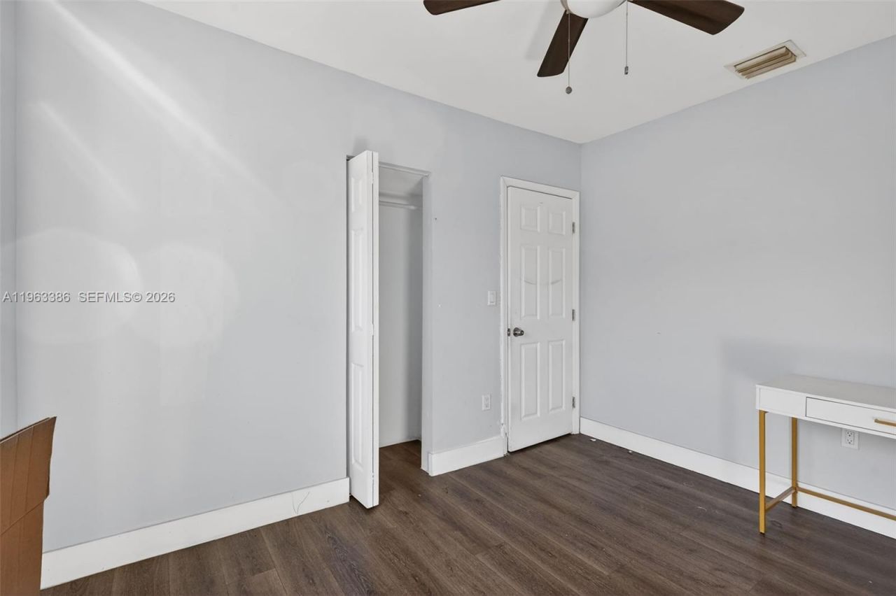 1880 NW 69th St, Miami, FL 33147 Photo