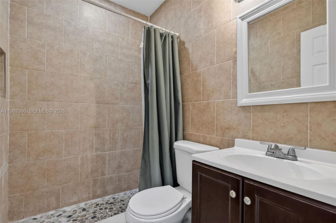 1880 NW 69th St, Miami, FL 33147 Photo