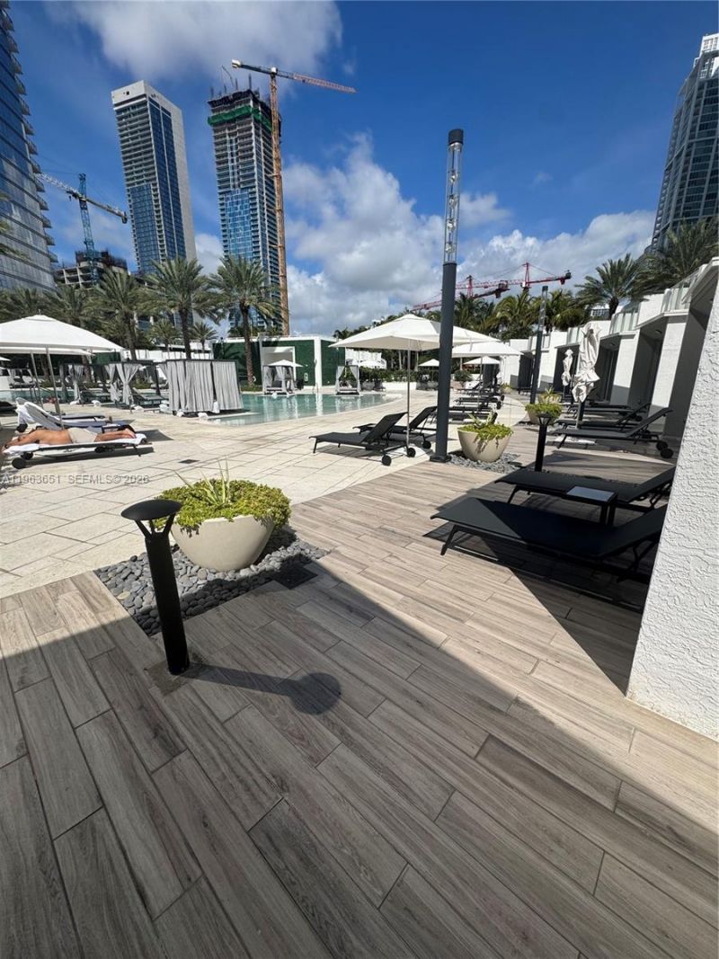 851 NE 1st Ave, Unit 7, Miami, FL 33132 Photo