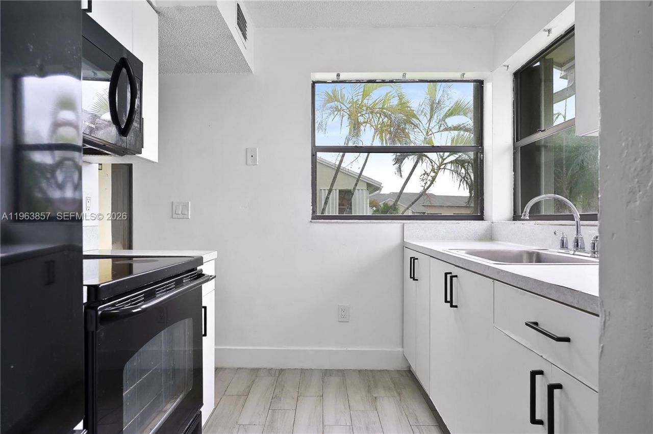 980 Constitution Dr , Unit 980D, Homestead, FL 33034 Photo