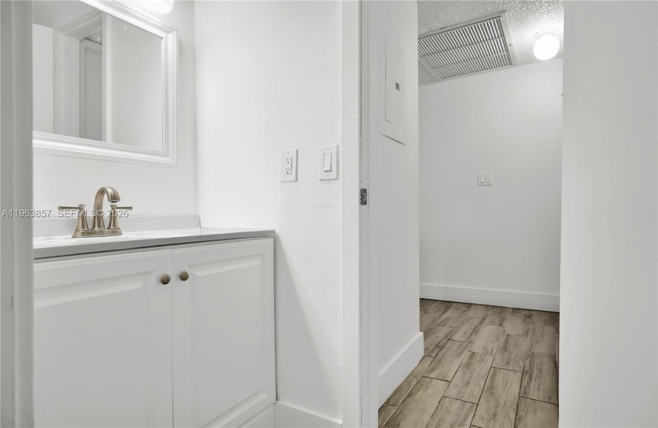 980 Constitution Dr , Unit 980D, Homestead, FL 33034 Photo