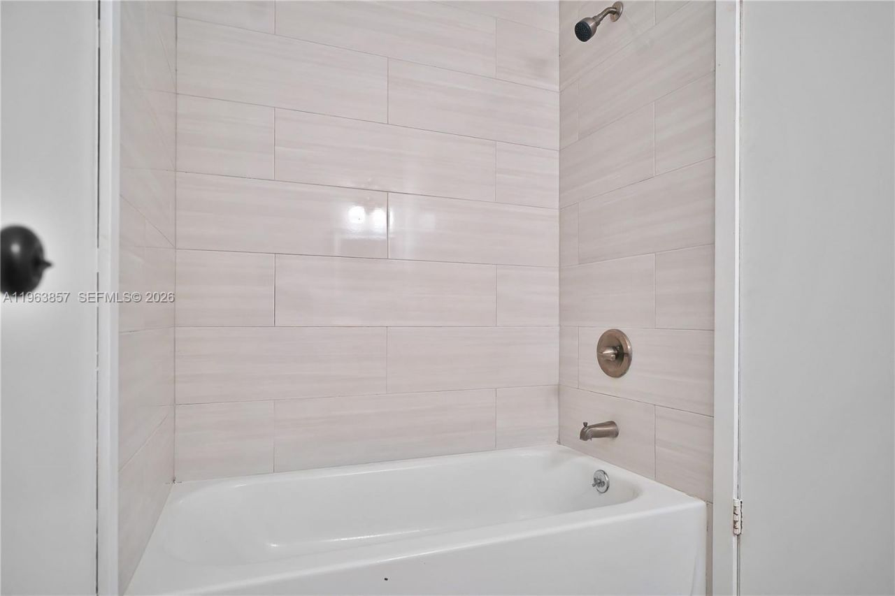 980 Constitution Dr , Unit 980D, Homestead, FL 33034 Photo