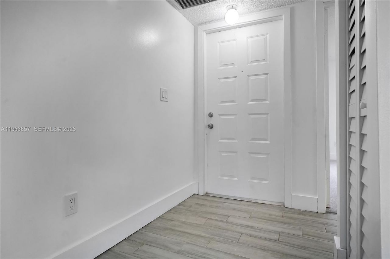 980 Constitution Dr , Unit 980D, Homestead, FL 33034 Photo