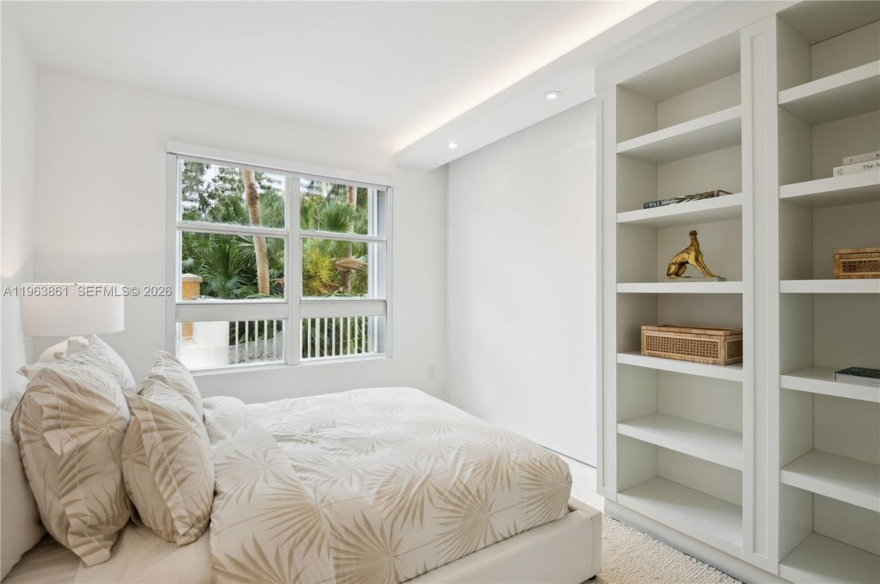 715 Crandon Blvd, Unit 206, Key Biscayne, FL 33149 Photo