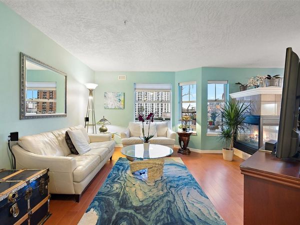 935 Johnson St , Unit 302, Victoria, BC V8V 3N5