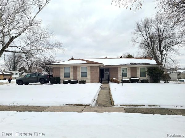 29540 Red Leaf Drive, Southfield, MI 48076