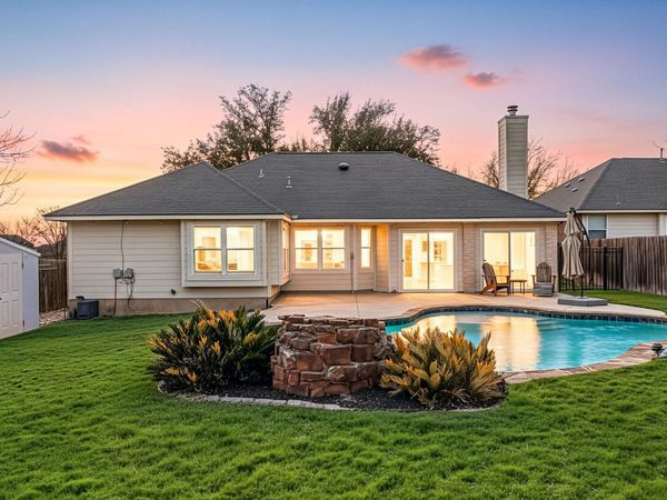 707 Thrush DR, Leander, TX 78641