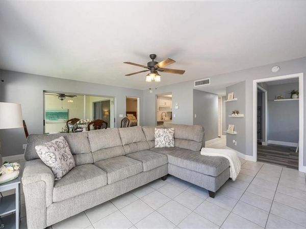 3036 Kings Lake BLVD, Unit 7564, NAPLES, FL 34112