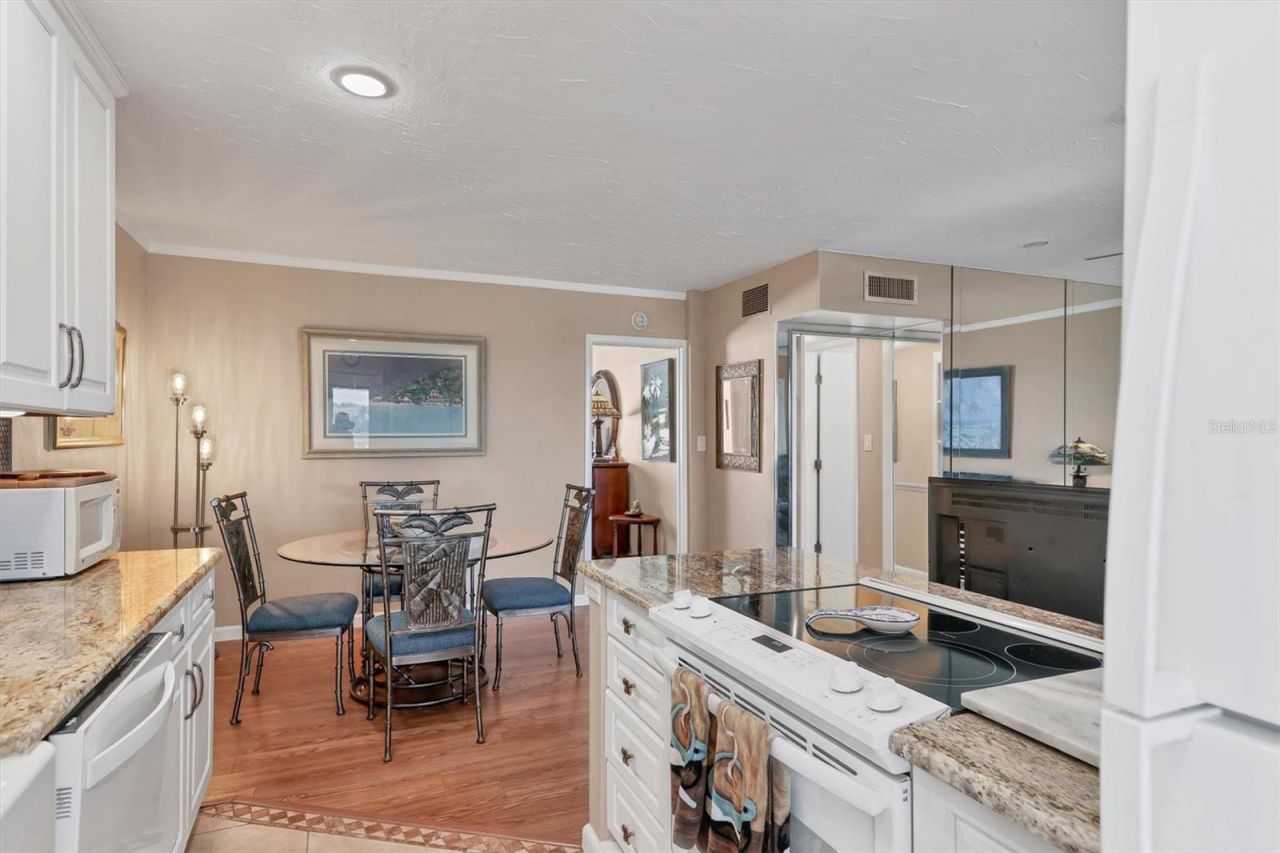 761 John Ringling Boulevard, Unit 34, Sarasota, FL 34236 Photo