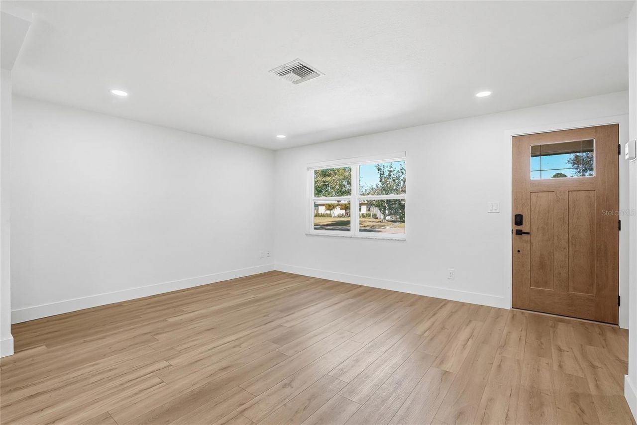 720 43rd Avenue N, Saint Petersburg, FL 33703 Photo