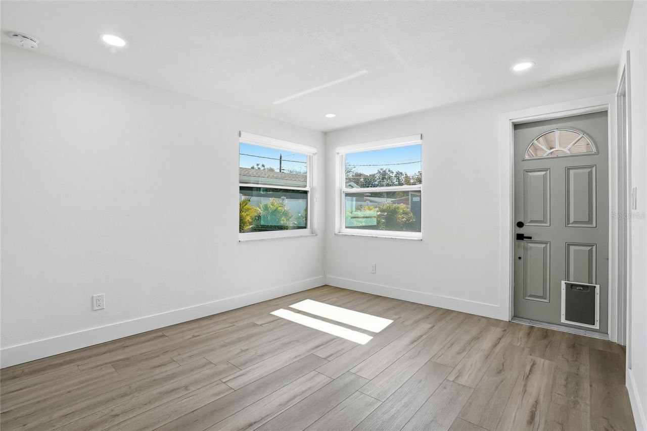 720 43rd Avenue N, Saint Petersburg, FL 33703 Photo