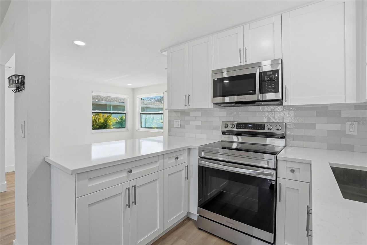 720 43rd Avenue N, Saint Petersburg, FL 33703 Photo