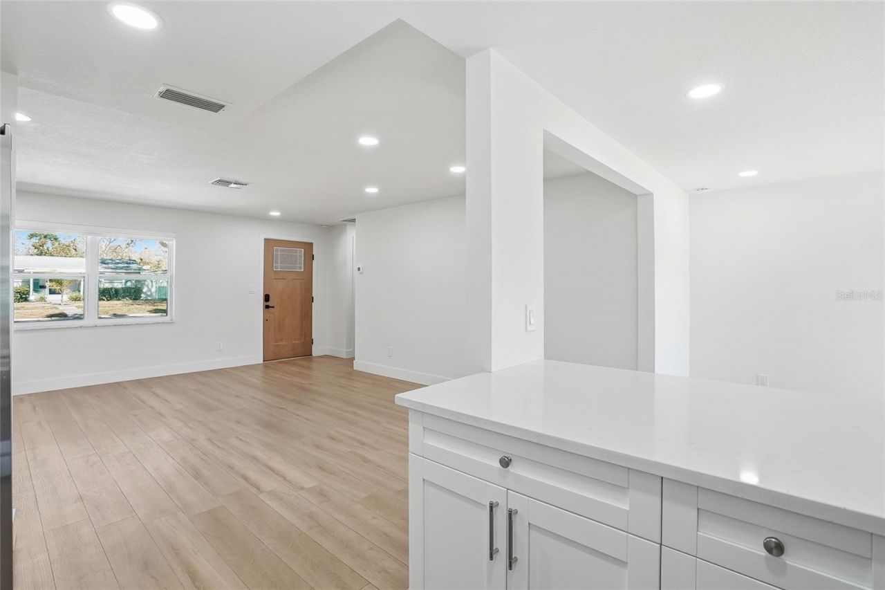 720 43rd Avenue N, Saint Petersburg, FL 33703 Photo