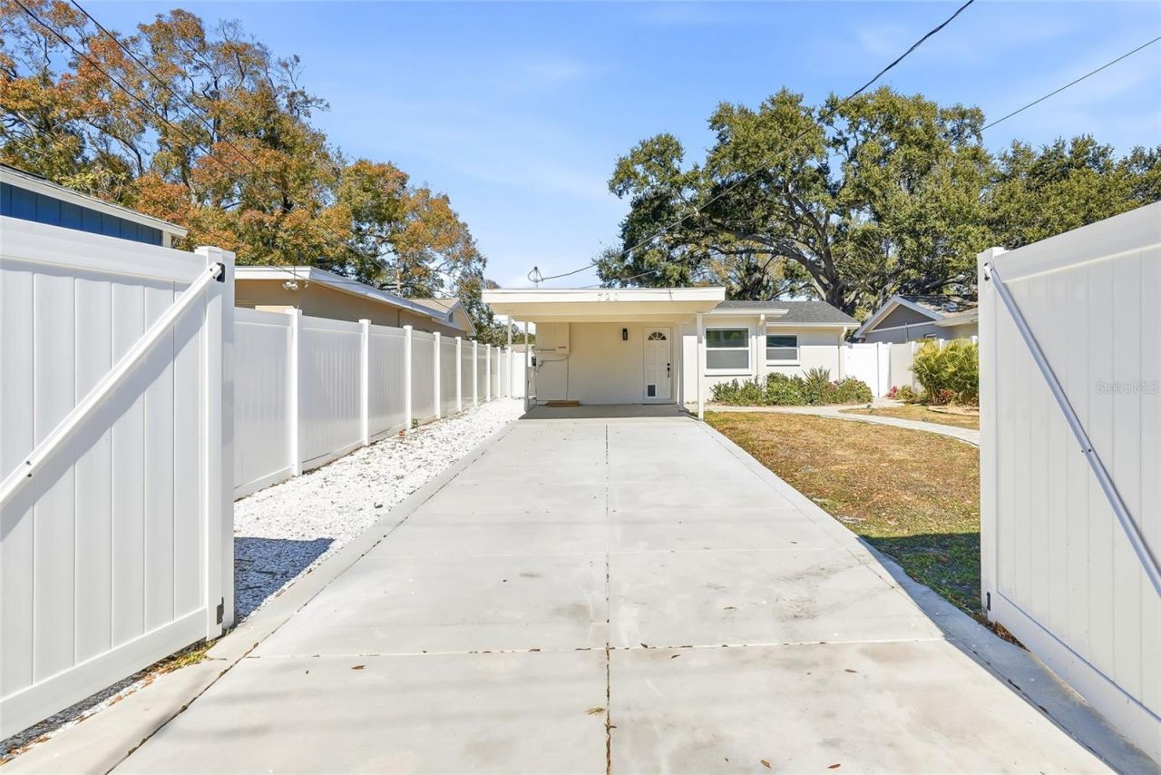 720 43rd Avenue N, Saint Petersburg, FL 33703 Photo