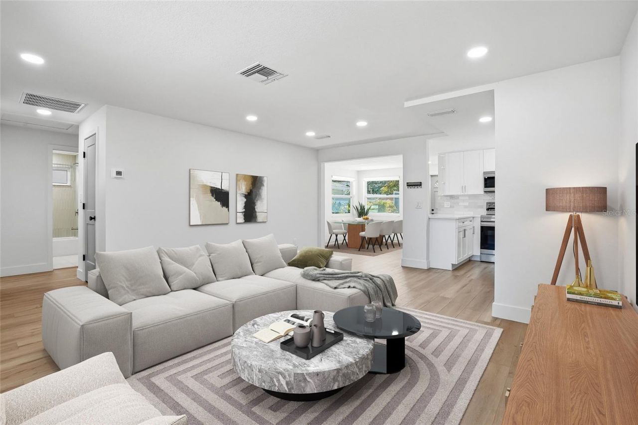 720 43rd Avenue N, Saint Petersburg, FL 33703 Photo