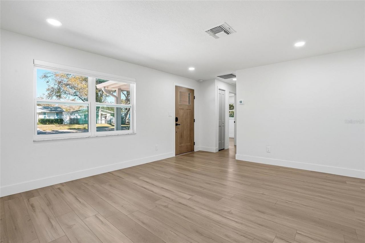 720 43rd Avenue N, Saint Petersburg, FL 33703 Photo