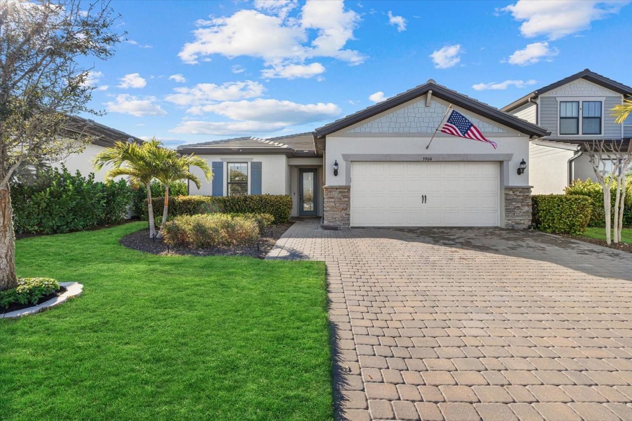 5904 Bluestar Court, Lakewood Ranch, FL 34211 Photo
