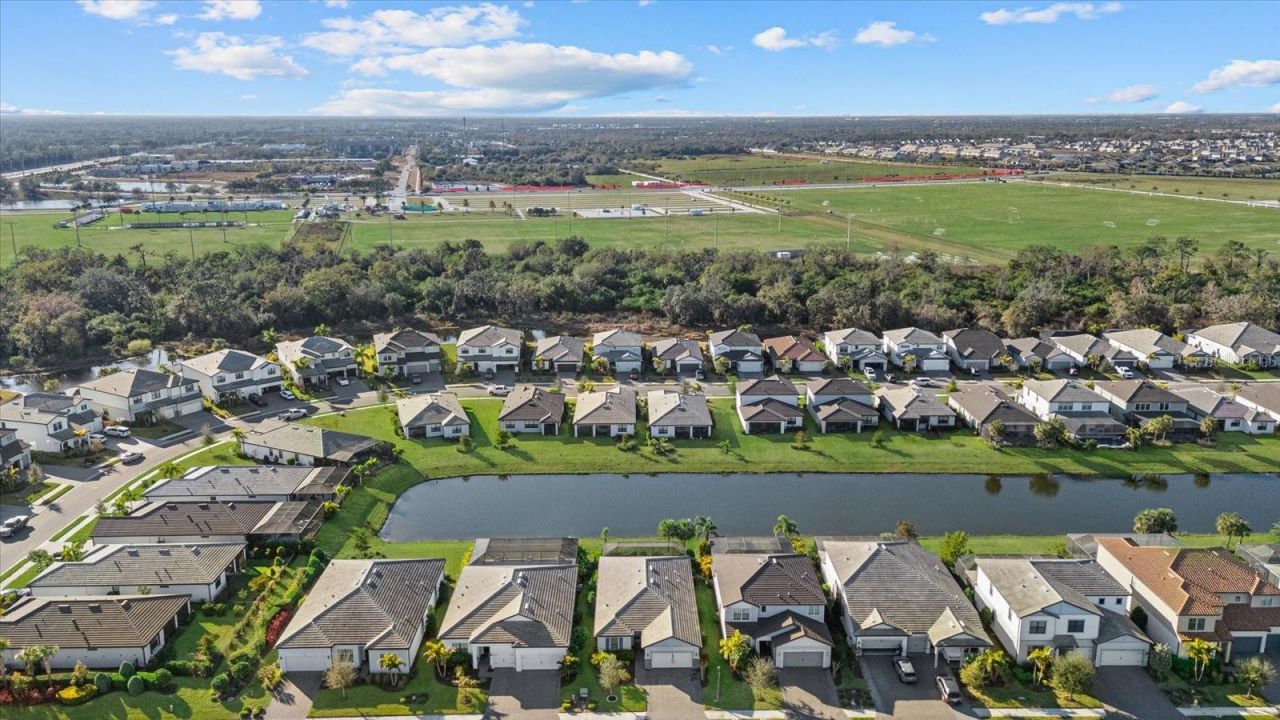 5904 Bluestar Court, Lakewood Ranch, FL 34211 Photo